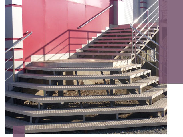 Лестницы для магазина в Волгодонске — изготовление и монтаж