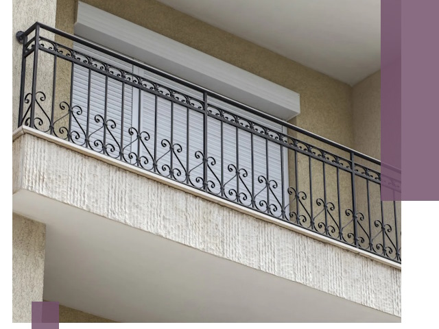 Балконные ограждения из металла и стекла в Волгодонске для домов