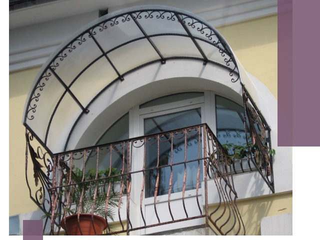 Козырьки над балконом в Волгодонске — изготовление и монтаж